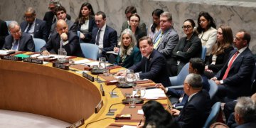 Iranski veleposlanik kaže američkom izaslaniku Waltzu da ‘bude pristojan’ na sastanku UN-a