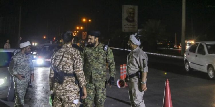 Iranski vojnici se ne pojavljuju na kontrolnim točkama zbog prijetnji iz zraka