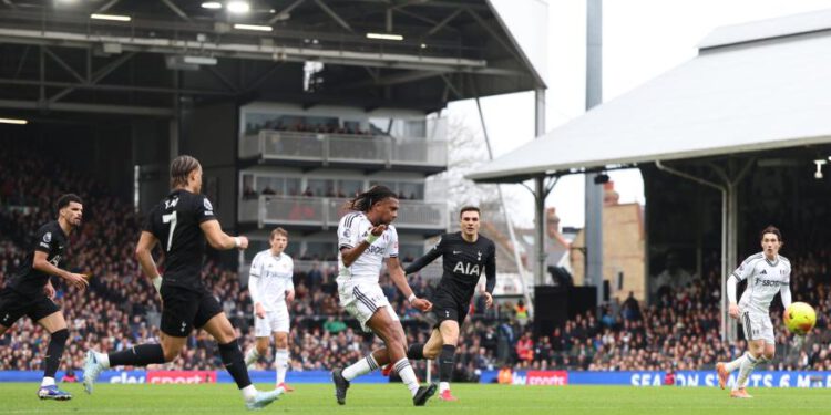 Iwobi, prekrasan gol Vicaria: Fulham-Tottenham 2-1, najvažnije