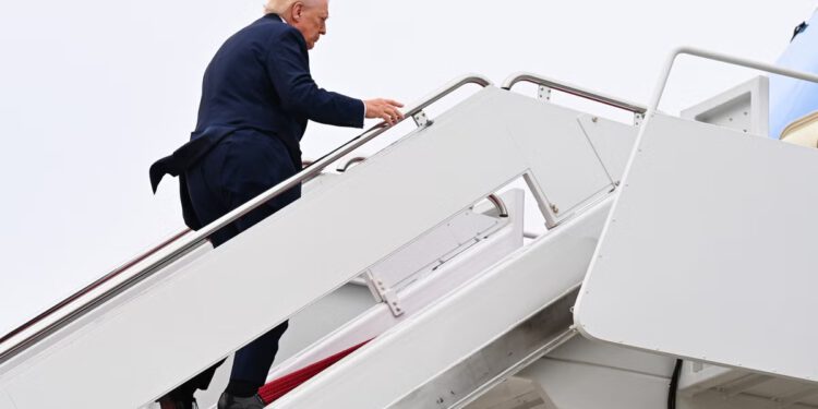 Izgledi za opoziv Trumpa penju se na rekordnih 69% na popularnoj platformi za online klađenje