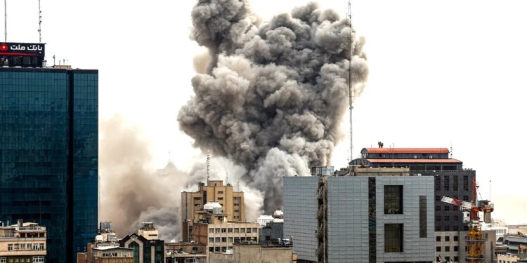 Izrael napada Teheran okupljanje birajući nasljednika ajatolaha Khameneija