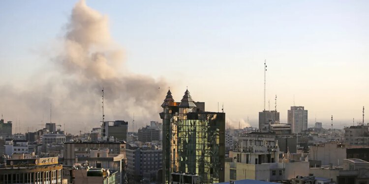 Izraelski zračni napadi gađaju unutarnje sigurnosne objekte Irana