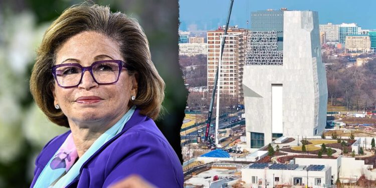 Izvršna direktorica Zaklade Obama, Valerie Jarrett, zarađuje 740.000 dolara jer se platni spisak direktora udvostručuje