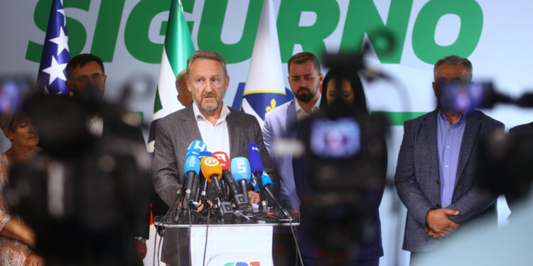 Javile se bošnjačke stranke: Ujedinjeni su u onom što Hrvatima i Srbima smeta