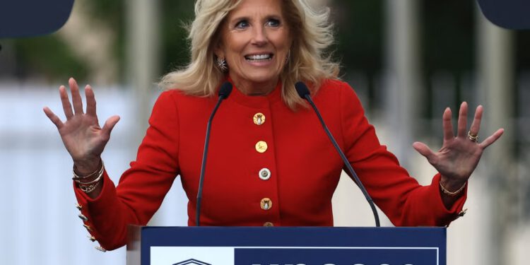 Jedan od agenata tajne službe Jill Biden upucao se u nogu u zračnoj luci u Philadelphiji