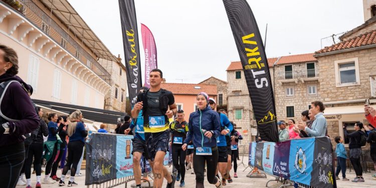 Jelsa Trail spojio trčanje, prirodu i tradiciju