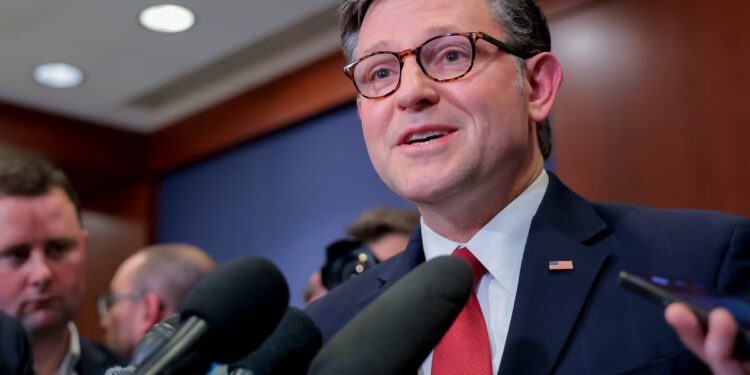 Jesmo li u ratu s Iranom ili ne? Mike Johnson kaže ne, dok Trump i Hegseth kažu da