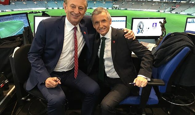 Kako je obitelj ikone AFL-a Dennisa Comettija držala u tajnosti njegovu bolest – dok je otkriven uzrok smrti legendarnog nogometnog komentatora