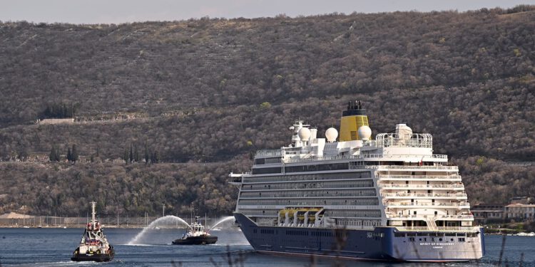 Kapetan ispunio obećanje i doveo luksuzni kruzer „Spirit of Discovery“ u rodni kraj