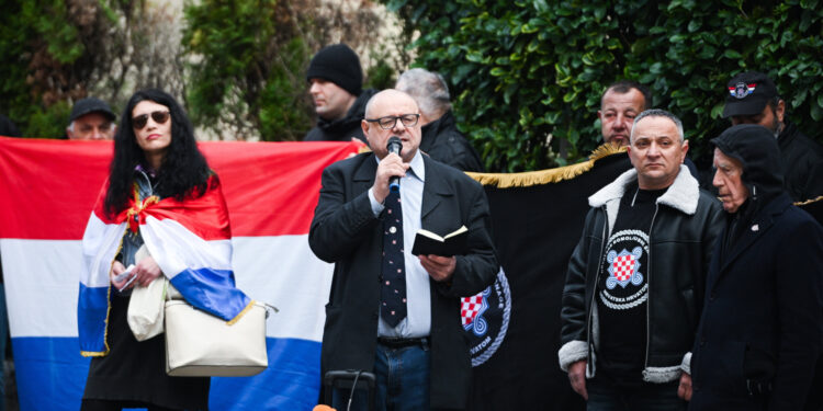 Keleminec i ekipa došli pred Milanovićev stan, doletjelo im jaje: ‘Nećeš komunjaro’