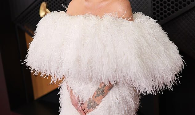 Kesha je osudila Trumpovu Bijelu kuću jer je koristila njezinu glazbu za ‘prijetnju ratom’ u TikTok videu koji snima zračni napad