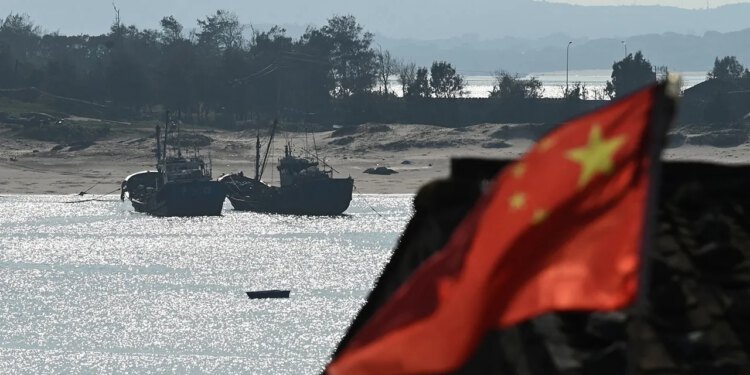 Kineske ribarske formacije signaliziraju rastući pritisak sive zone na Tajvan