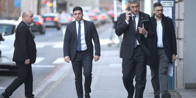 Krediti nekih Hrvata pod moratorijem zbog rasta cijena energenata, oglasila se banka