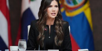 Kristi Noem pojavljuje se s Trumpom u novoj ulozi ‘Shield of the Americas’ – nekoliko dana nakon što ju je otpustio iz DHS-a