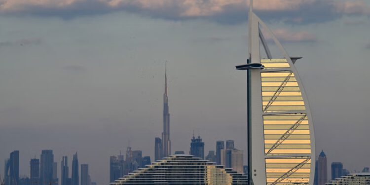 Kultni dubajski hotel Burj Al Arab u plamenu nakon što ga je oborio iranski dron