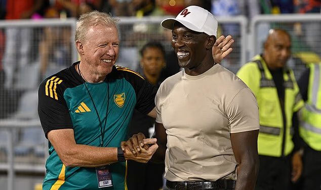 Legenda Man Uniteda dramatično JE DALA OTPUSTU s menadžerskog posla nakon što je odbila smanjenje plaće nakon neuspjeha u kvalifikacijama za Svjetsko prvenstvo