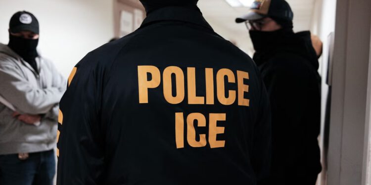 Ljutnja jer meksički tinejdžer umire u zatvoru na Floridi držeći zatvorenike ICE-a