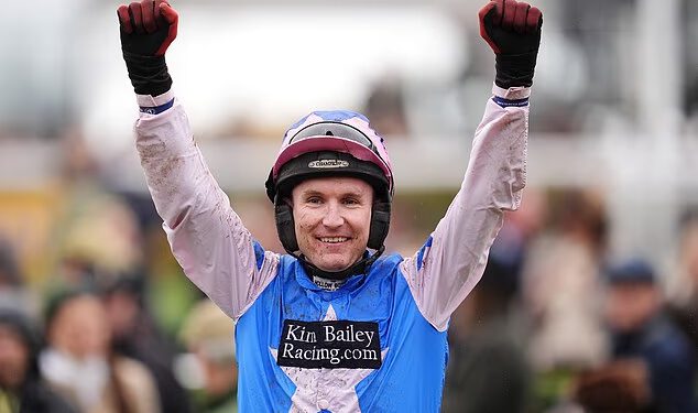 Mama pobjedničkog džokeja pokušava svom sinu pronaći djevojku na TV-u uživo nakon njegovog trijumfa na festivalu u Cheltenhamu: ‘Bilo tko tamo… on je fin momak’