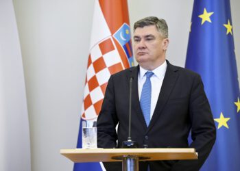 Milanović moli Hrvate: ‘Slušajte upute, pomažite svima koji su u nevolji’