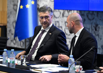Moćni HDZ-ov ministar ima zakon za novo masovno uhljebljivanje: Već ih je 900 zaposleno