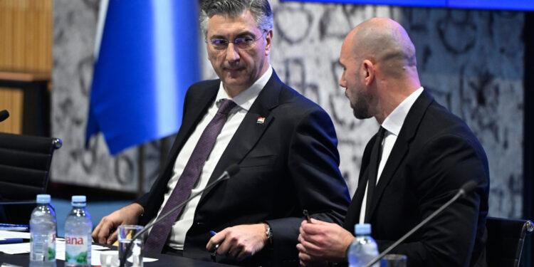 Moćni HDZ-ov ministar ima zakon za novo masovno uhljebljivanje: Već ih je 900 zaposleno