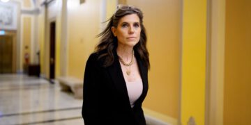 Nancy Mace ne čuje se i kaže da ‘ratni stroj’ pokušava staviti čizme na zemlju u Iranu