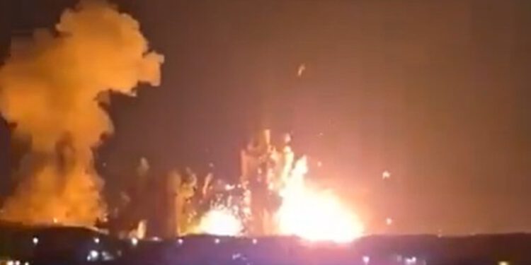 Napadnut kuvajtski tanker: Dok prijeti totalnim uništenjem procurili Trumpovi novi planovi