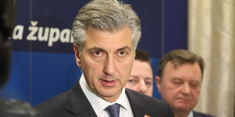 Nekad je Plenkoviću bila mentorica, a danas mu je najveća kritičarka: U čemu je tajna njihova odnosa?