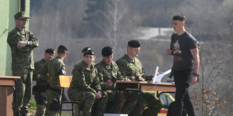 Neke Hrvate čeka kazneno gonjenje i gubitak državljanstva ako odluče služiti vojni rok