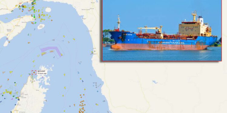 Nakon glavne luke, pogođen i naftni tanker u blizini Omana