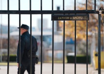 Odbio test na droge i uhvaćen za volanom bez dozvole: Ponavljač iz Splita ide na Bilice