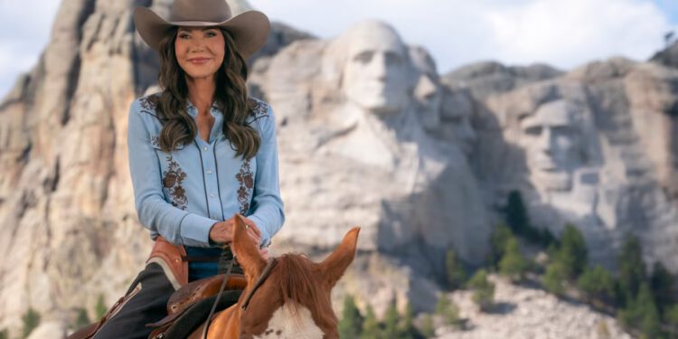 Oglasna kampanja Kristi Noem izazvala je još jedan MAGA građanski rat jer dužnosnici DHS-a tvrde da je Trump znao za potrošnju od 200 milijuna dolara, kaže se u izvješću