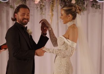 Olivia Attwood i Bradley Dack NIKAD nisu bili stvarno vjenčani: Insajderi otkrivaju kako je raskošno vjenčanje para – zajedno s ITV serijom i njezinom haljinom od 30 tisuća funti – bilo ‘prevara’… kako kažu DOLLY BUSBY šokantan razlog iza prijevare