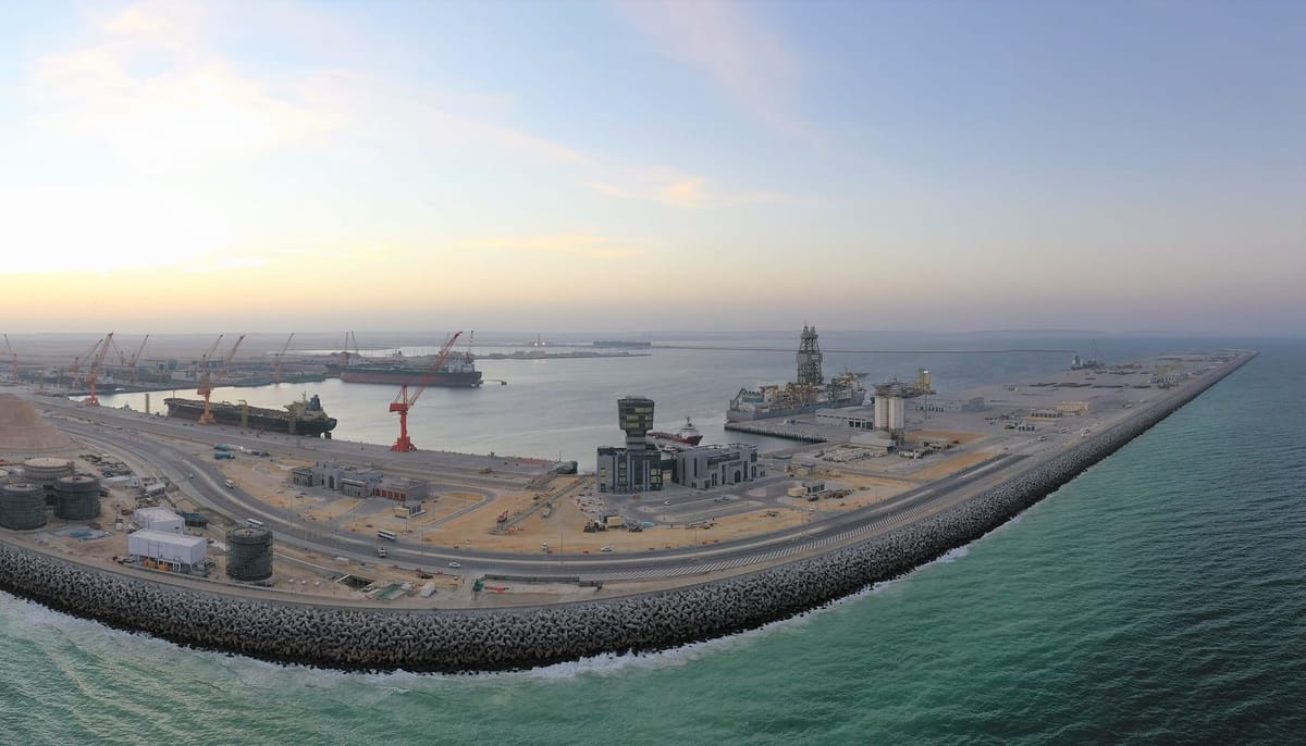 Nakon glavne luke, pogođen i naftni tanker u blizini Omana