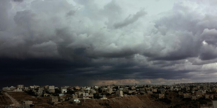 Opasna ‘crna kiša’ prijeti milijunima: ‘Može doći do oštećenja pluća’