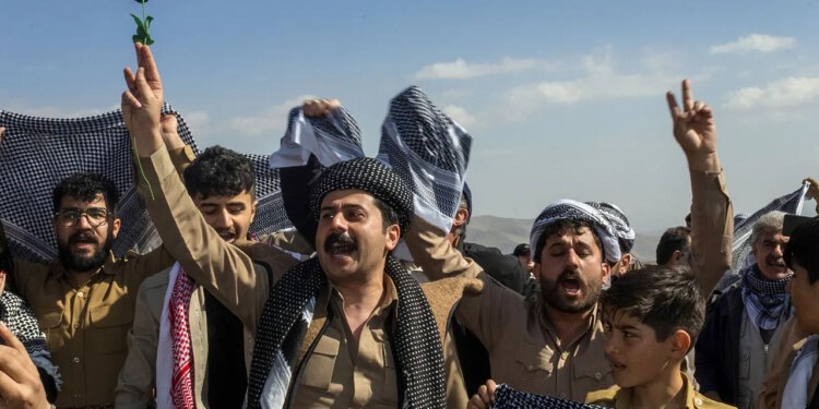 Oporbene skupine iranskih Kurda spremne, ali suzdržane usred regionalnog rata