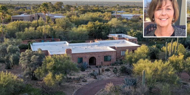 Oskudno odjevena streamerica istinitog zločina koristi dom Nancy Guthrie za video operacije dok obitelj odlazi u emotivni posjet spomeniku