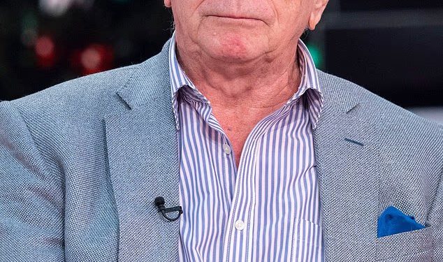 Otac Zoe Ball, Johnny (87), kaže “nije mi ostalo još dugo” i priznaje da me život udario u zube na sve moguće načine dok razmišlja o borbi s rakom prostate nakon što je prošle godine primio potpuno odobrenje
