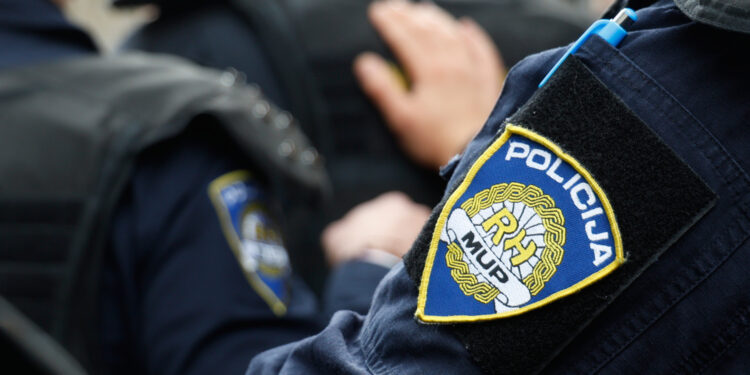 Panika u Zagrebu zbog kuverte s natpisom ‘Neuro-toxin’: Evakuiran ured, policija istražuje