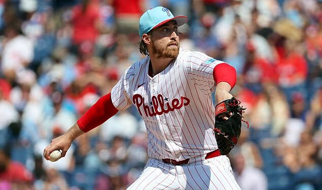 Phillies bacač je hitno prebačen u bolnicu jer je tim otkrio da je pretrpio srčani udar na nasipu