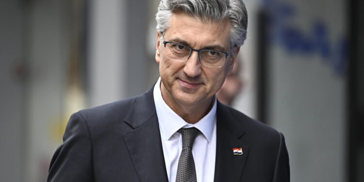 Plenković bez dlake na jeziku o naoružavanju Srbije: ‘To nisu obrambene rakete, zna se za što služe’