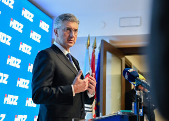 Plenković objasnio kako je postao zvijezda u Parizu: ‘Vukli su me za rukav, tražili su moj savjet’