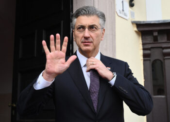 Plenkoviću curi vrijeme: Ima još samo dva tjedna za donošenje goruće odluke