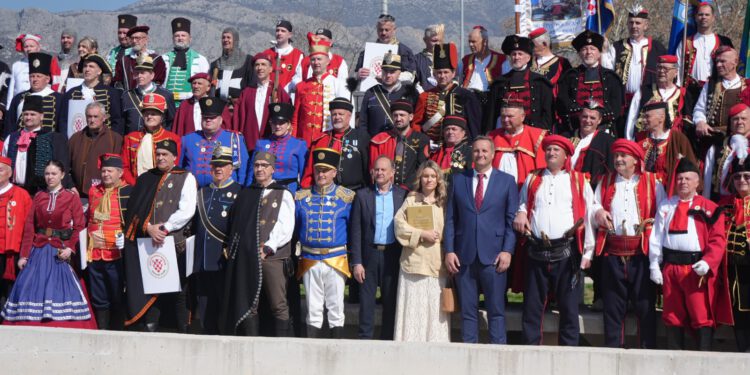 Podstrana domaćin najbrojnijeg okupljanja povijesnih postrojbi u Hrvatskoj