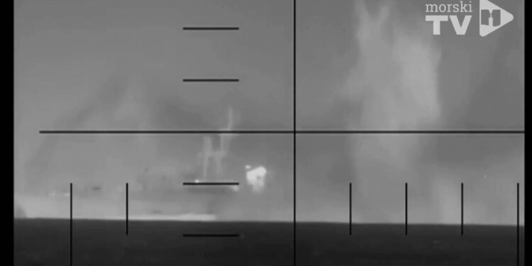 VIDEO Objavljene snimke: "Ovo je prvo potapanje neprijateljskog broda torpedom od Drugog svjetskog rata!"