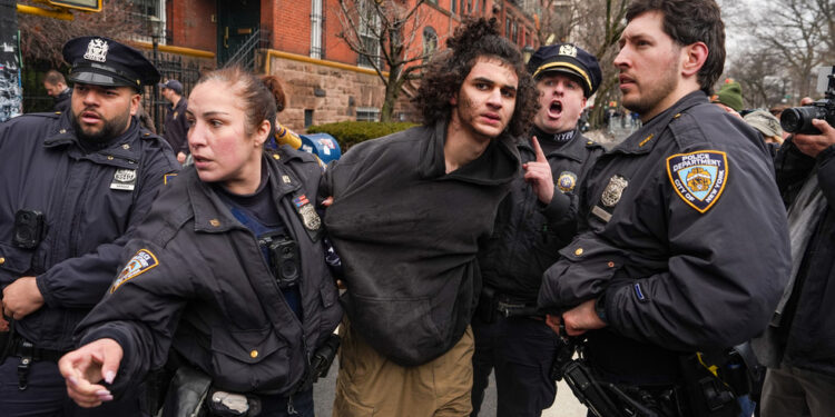 Pokušaj bombe u blizini rezidencije gradonačelnika New Yorka bio je ‘terorizam inspiriran ISIS-om’ – policija — RT World News