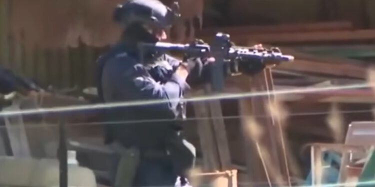 Policija ubila bjegunca koji je mjesecima sijao strah: Bio je teoretičar zavjera i ubojica