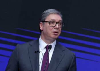 Policija upala u prostorije oporbene stranke: Vučić proglasio pobjedu na izborima