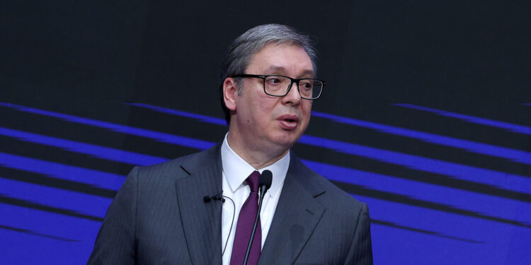 Policija upala u prostorije oporbene stranke: Vučić proglasio pobjedu na izborima