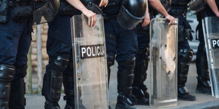 Policija ‘upala’ u stan u Splitu: 21-godišnjak im nije htio otvoriti, a kad su ušli imali su što vidjeti